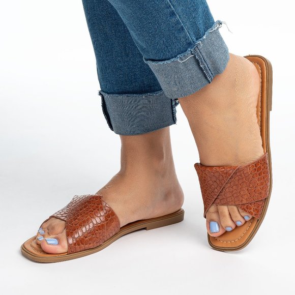 Pierre Dumas Shoes - Tan Croc Twisted Slide Sandals